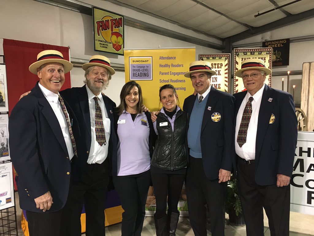 JoEisenberg's tweet photo. Keys Tones serenading Campaign for Grade Level reading. @SuncoastCGLR #glrreading https://t.co/UktkZP72zK