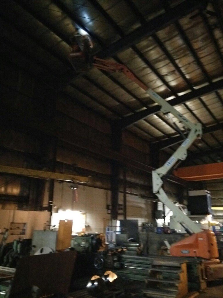 GoGreenOV's tweet photo. Gettin high at work. Even the tightest areas have a solution. Have a pro do it right #electrical #boomwork #lift https://t.co/7aOoxDHC1z