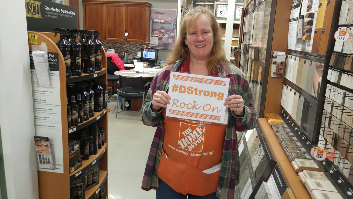 HomeDepot4287's tweet photo. @KJChamberland @horibin. #DStrong Daily Fame pics,  THD Appl. DS Hopper &amp; Mike in Freight, #DStrongDay, God Bless! https://t.co/XuaNGuau8K