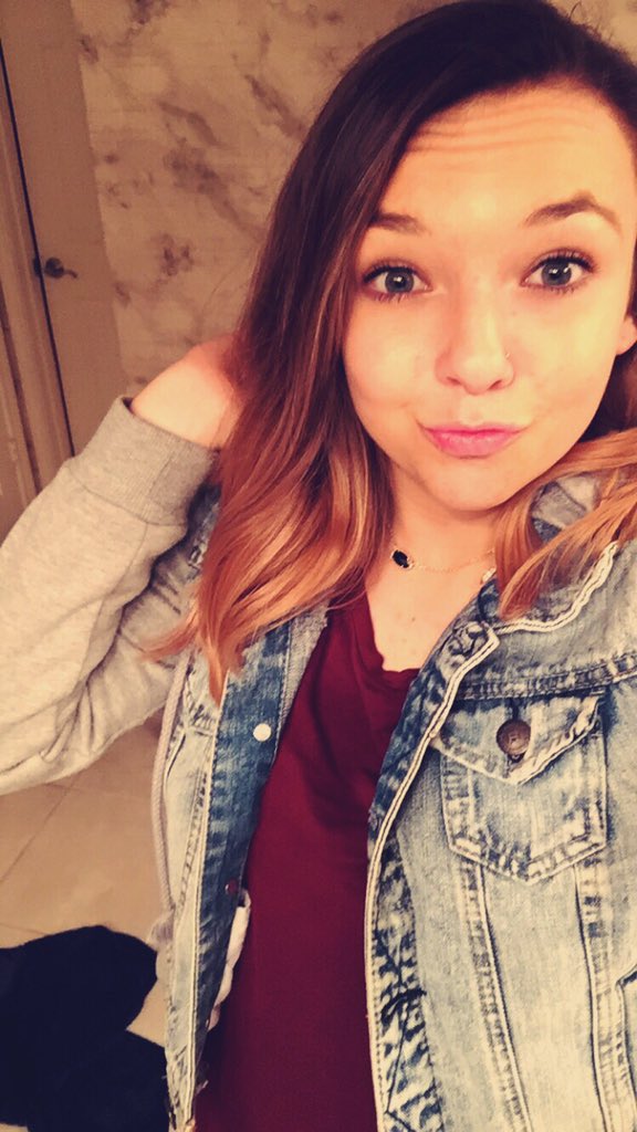 MaddieRoyston's tweet photo. needed some change so🙂🙂 https://t.co/7FFZucI4KD