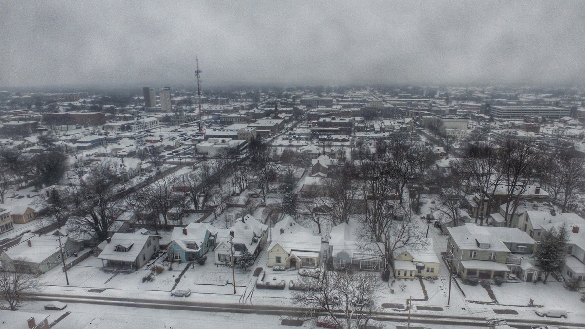newviewsaerial's tweet photo. Even more shots from downtown @ChrisAllenSkywx @WxOrNotBG @AndrewWNKY @Main_Event_Wx @Kentuckyweather @bgdailynews https://t.co/zOO073rvPf