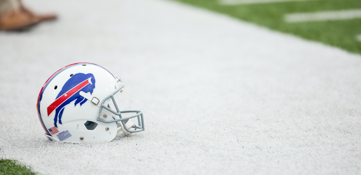 espn's tweet photo. The Buffalo Bills have hired Kathryn Smith, the NFL's first full-time female coach: https://t.co/u1NV9ao9rN https://t.co/b5pDhM7wSE