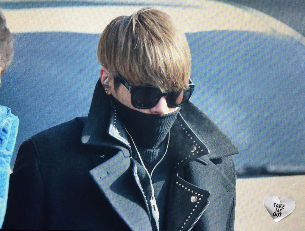 160121 Jonghyun @ Aeropuerto Gimpo {Regreso a Corea} CZNgBiZWwAAUe7b