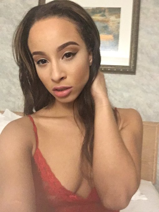 Here's a regular picture for once 😂 https://t.co/QOXCzncutP<a href="/tag/tbt"class="tags"><span>#tbt</span></a>