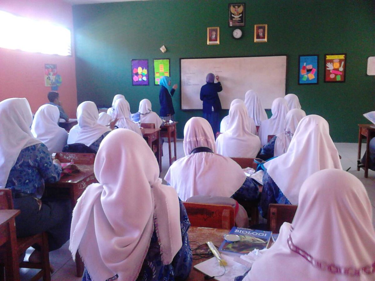 infocirebon's tweet photo. “@igtsikc: Kaka kece yang lagi sosialisasi di SMAN 1 Ciledug.Semangat gengs! #IGTS2016 #IGTSIKC @ipbofficial https://t.co/WoKQzViM9I