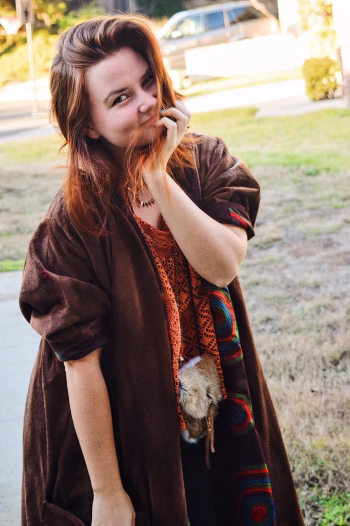 annaisaQt's tweet photo. Photo shoot today. Thinkin I like this edit better with mah hur. 💁🏼 #Ankara #fashion #africanfashion #robecoat https://t.co/lH4KL7Fj7r