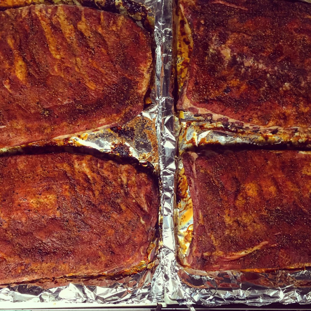 funkybbqgva's tweet photo. Put some meat on your ribs! Grab a Funky BBQ lunch at Avanchet today from 11-14h! #funkybbq #geneva #foodtruck https://t.co/wcl0dJ7D48