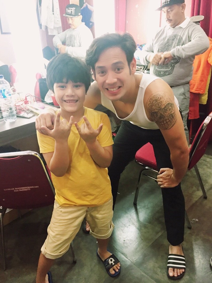 Episode apa ini yaaa ? Hehehe ada pak budi waktu masa kecil pokoknya 😀😀