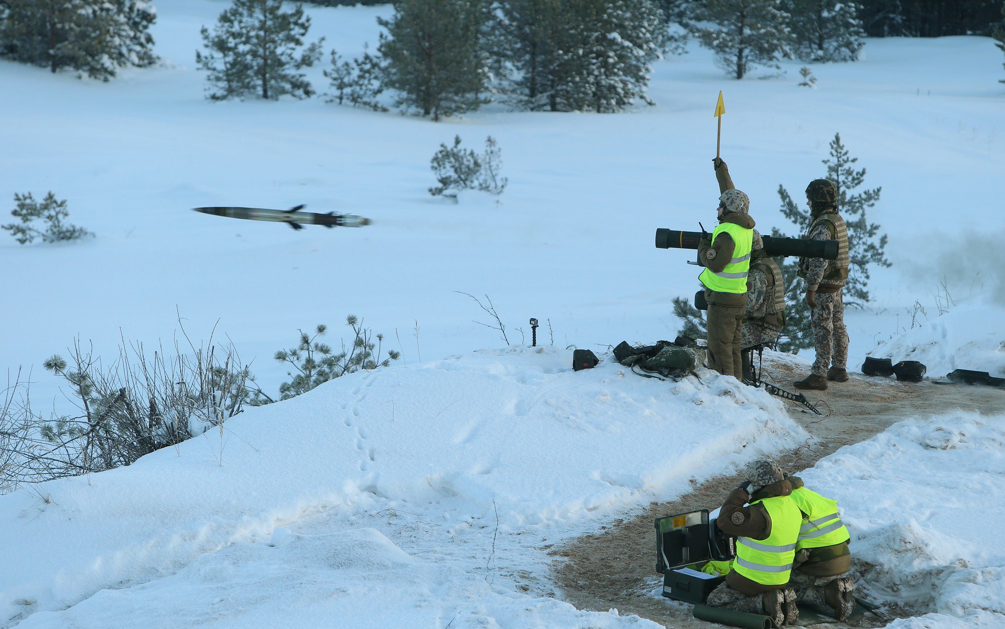 CZO5xGYWwAAaCTv.jpg:large