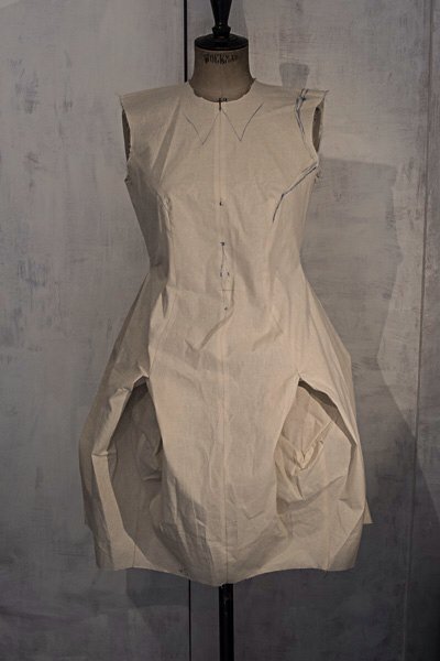modecut's tweet photo. Silhouette under progress. #micolragni #designer #madeinlondon https://t.co/h4DRMgX1u6