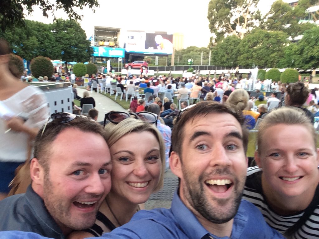 lavaghman's tweet photo. #AOSelfie https://t.co/9OAiOQ6Xuf
