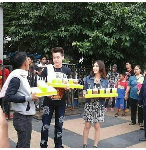lie_nu's tweet photo. Yg aus yg aus yg aus heehe @15natashawilona @steff_william https://t.co/2GV48NkID2