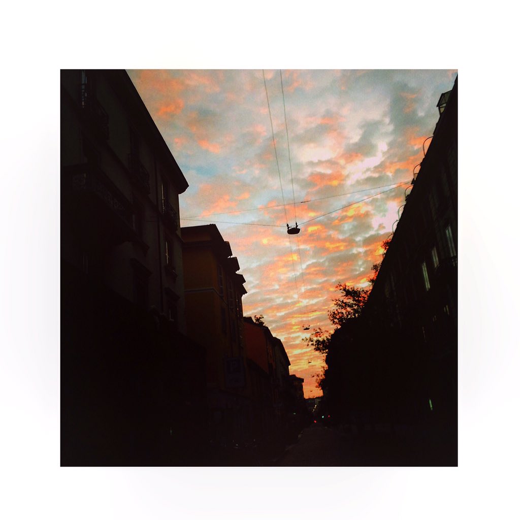 Phren4's tweet photo. Milano é sempre Milano ❤️ #homesweethome #lovemilan #backhome #finally https://t.co/J0fByvezfy