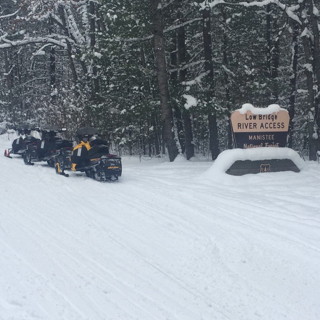 taterpatch2's tweet image. Snow in Cadillac #snowmobiling