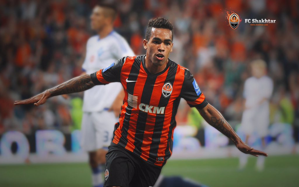BSmith's tweet image. #LFC definitely in for Alex Teixeira.£24.5m offer has gone in but Shakhtar Donetsk looking for £30m +