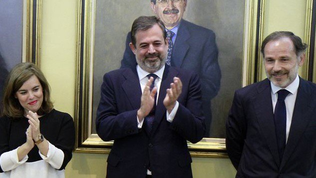 eldiarioes's tweet photo. La investigación del fraude de Acuamed apunta a un colaborador de Sáenz de Santamaría https://t.co/aIkSdaYbrM https://t.co/oVrbbNNIgK