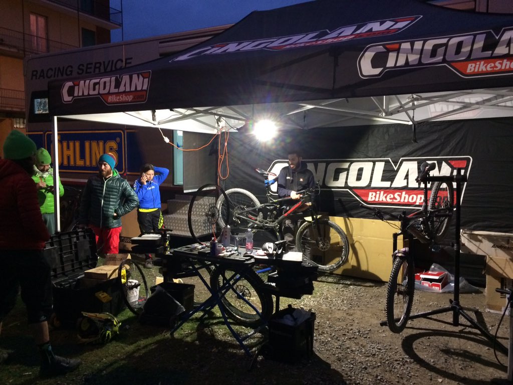 Yesterday long day of test... Today ready to repeat!!! 
<a href="/Cingolanibike/">Cingolani Bike Shop</a> <a href="/TrekBikes/">Trek Bicycle</a> <a href="/AndreaniGroup/">Andreani Group International</a> <a href="/Ohlinsracing/">Öhlins Racing</a>