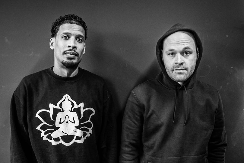 Met 'Let's Dans' brengt <a href="/dazzledsticks/">Dazzled Sticks</a> een eerbetoon aan David Bowie nedhiphop.nl/?p=106444 via #nedhiphop.nl