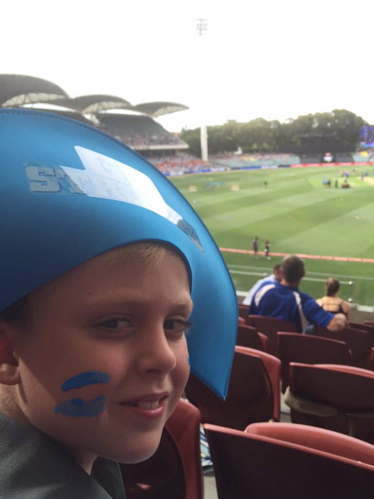 msthommo's tweet photo. Go Strikers! #strikeforce @TheAdelaideOval https://t.co/zPRtauxXRn