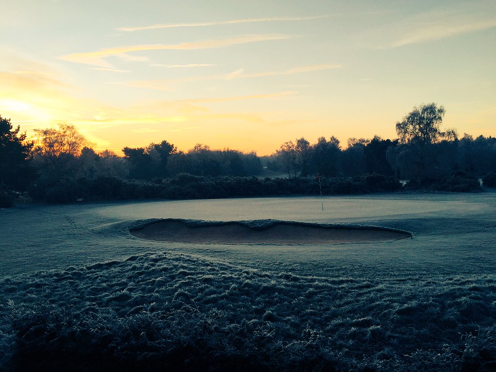 peaseygolfpro's tweet photo. Who's playing today? -4. Up and down it from here! #bouncy https://t.co/3HaHTKs5Ta