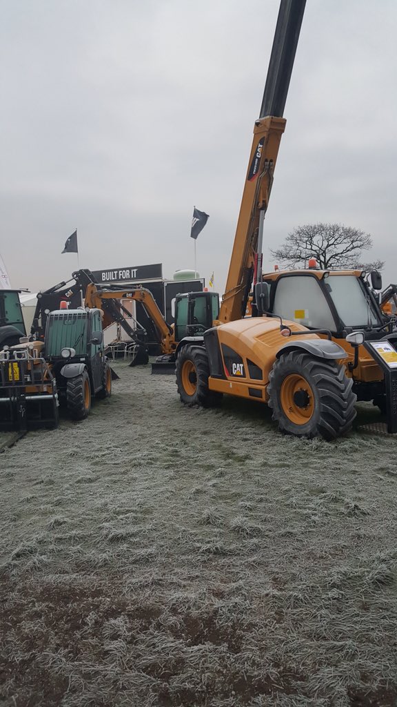 FinningNews's tweet photo. A frosty morning here on Day 2 at @lammashow - come see us at stand B16! #CatAg https://t.co/VIPu2Vu9C7