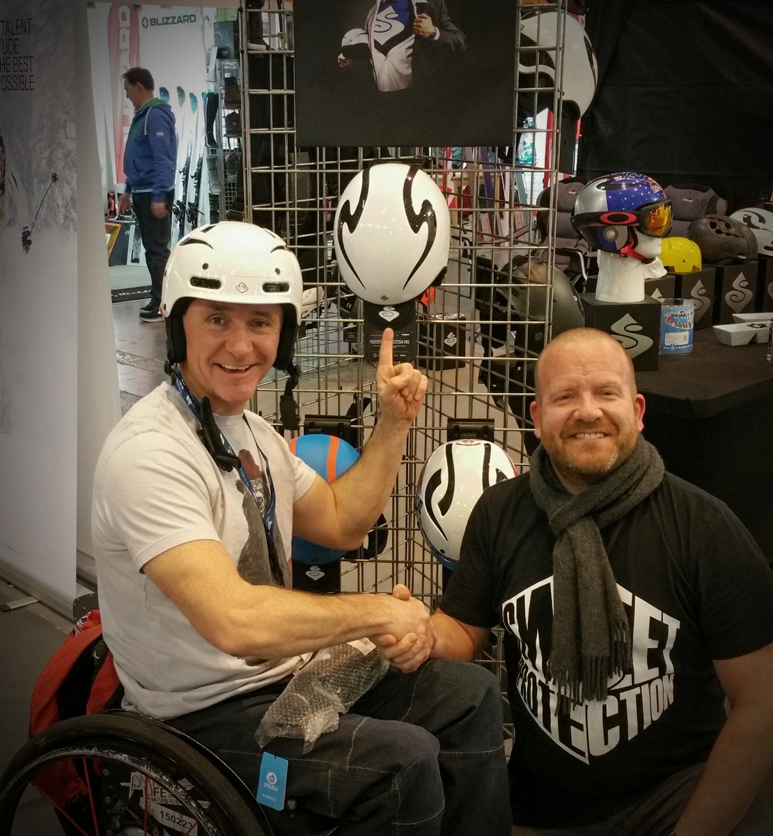 seanrose2010's tweet photo. Sweet Deal on the best helmets out there. Cheers Gregor @T33EWS #sweethelmets at #slide2016 #4people6legs https://t.co/y4LKb50Pym