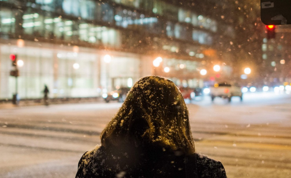 washingtonpost's tweet photo. Light snowfall cripples D.C. region’s commute https://t.co/bhYkxBoNel https://t.co/sFwAmPG5KI