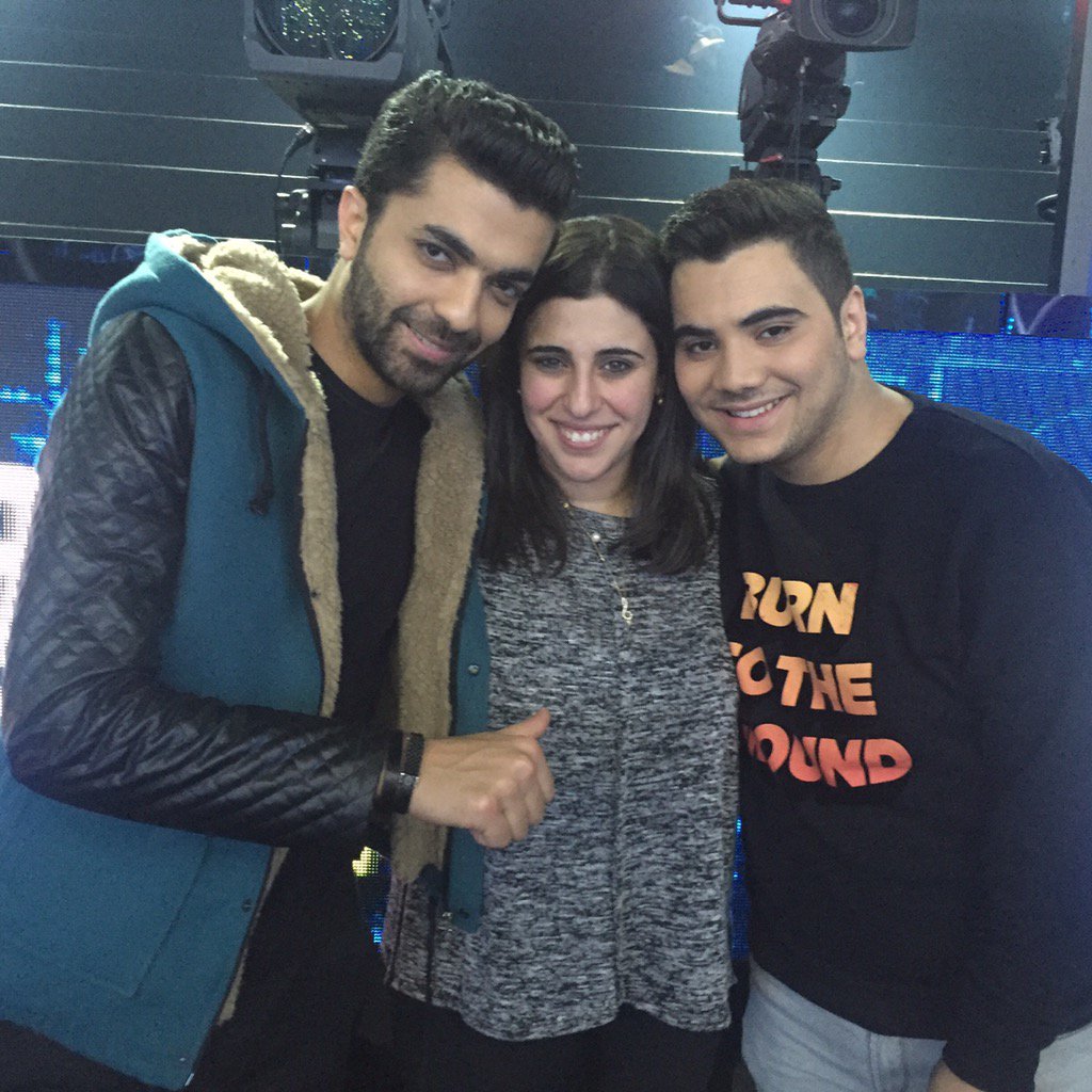 StaracArabia's tweet photo. أستاذة الغناء كارلا رميا مع @Nassim_Raissi و @MohamedAbbaass في تمارين البرايم 15 #StaracArabia #HaifaInStarac https://t.co/89SDsiPbEI