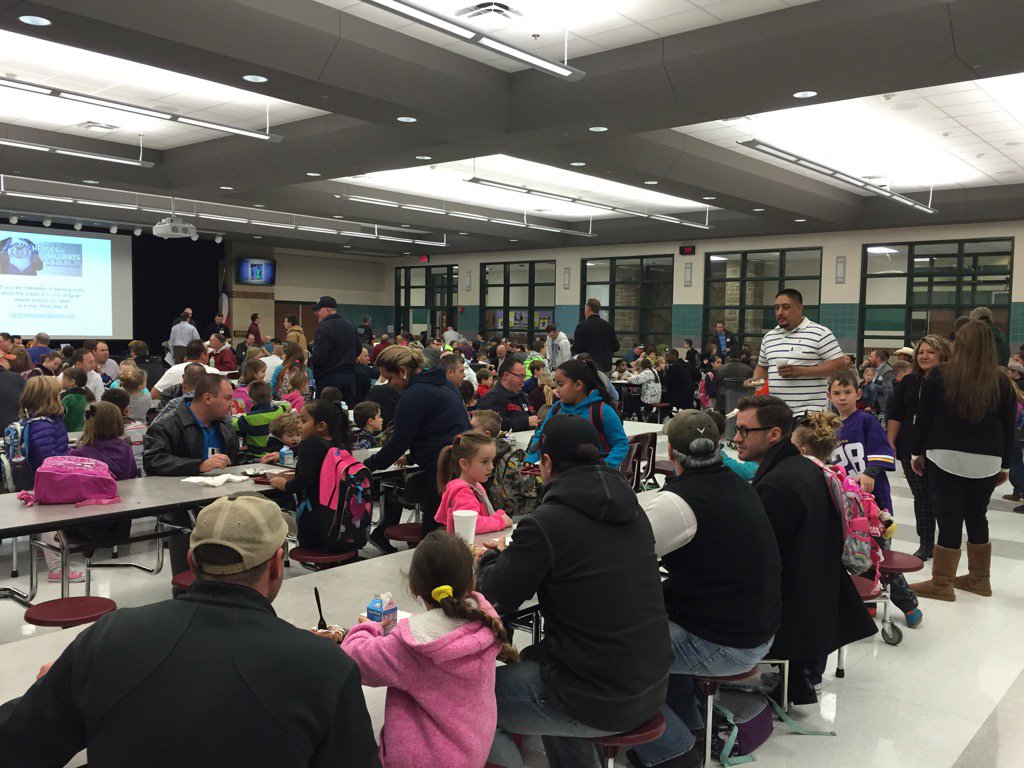 LightFarmsElem's tweet photo. W.D.D.S. Breakfast Success! #thanksSFE #thanksPTO https://t.co/GNhtHC14nH