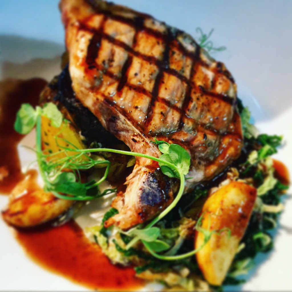 warehousemc's tweet photo. Todays special. Pork chops, carmelised apple, stornoway black pudding and lyonnaise potatoes. https://t.co/7ateU6I0DK