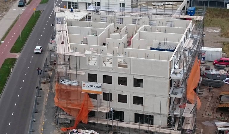 Montage Blue Nile in Den Haag verloopt voorspoedig. Inmiddels beland bij het dak. <a href="/OuwehandBouw/">Ouwehand</a> @advsnijders