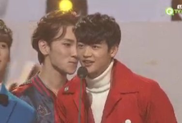 crezymk's tweet photo. ต่อหน้าชายนี่เวิร์ลเป็นพยานต่อไปนี้พี่คีย์จะดูแลน้องมิงตลอดไป *จุ๊บแก้ม* #ไม่ใช่ละ #keyming #minkey https://t.co/iIBC1nkf1w