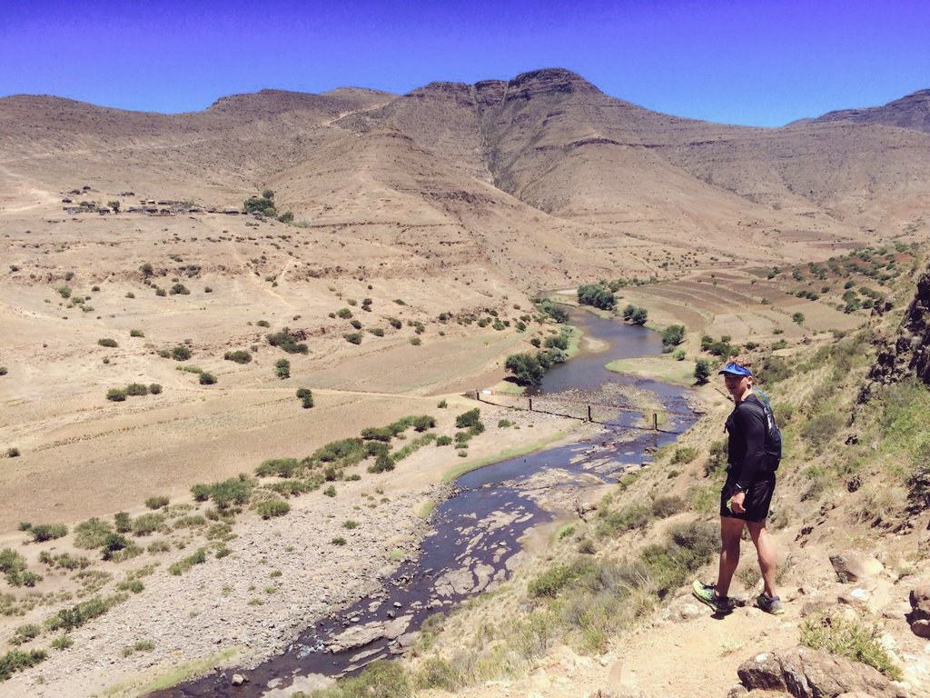 quinvh's tweet photo. Psyching ourselves up for the final big climb on the last leg of #kingdomtraverse #SuuntoTraverse #tbt https://t.co/blwwMYHaTo