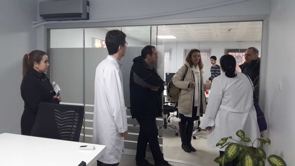 iutetlab's tweet photo. Misafirlerimize laboratuvarımızı gezdirmeye devam ediyoruz https://t.co/5gDW1gVoW0