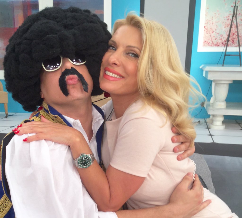 Eleni_AlphaTV's tweet photo. Με τον τσολια μας ! https://t.co/vO2qngtWZS