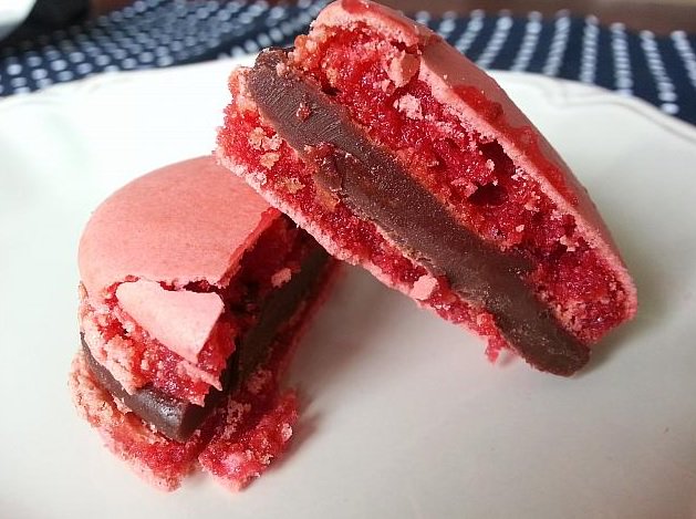 Seoul_Cafe's tweet photo. ร้าน Macaron (마카롱) ขายขนมมาการองและเค้ก ร้านฮิตที่ฮงแด ร้านอยู่เลยร้านเค้กดัง Billy Angel ไปนิดนึง #ที่ชิล https://t.co/srlLAiIYt6