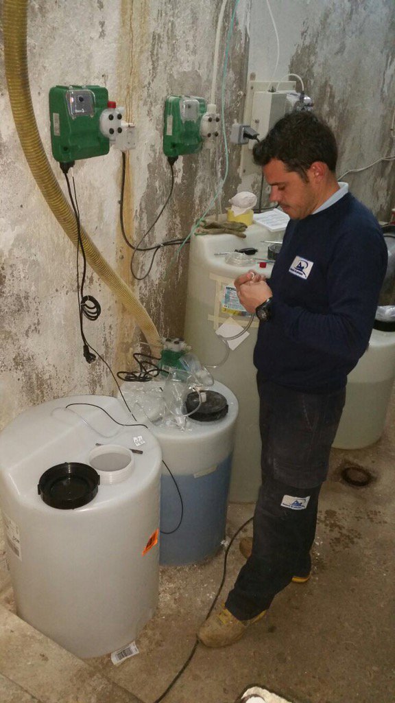 GeneralPiscinas's tweet photo. Esta mañana la pasamos montado bomba dosificadora PH en piscina Municipal de #Pozoblanco. https://t.co/doHrSLV94D