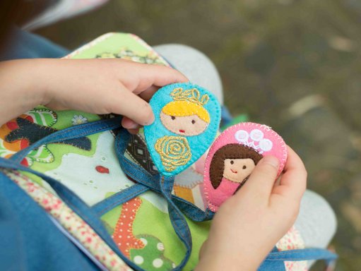 PearDropPaper's tweet photo. How adorable are these clothes from @everywheretales - what a great idea! #storytelling #kids https://t.co/6OzyqUYY18
