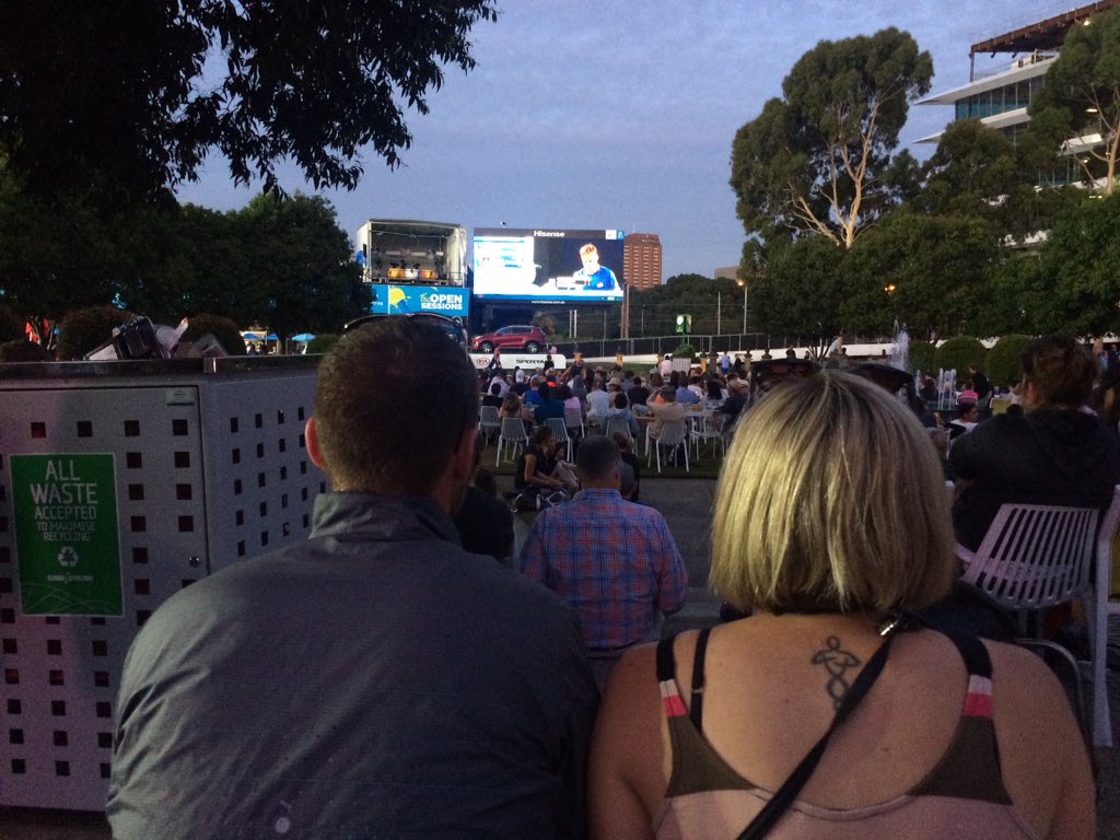 lavaghman's tweet photo. #kiatennis #AOSelfie come on @leytonhewitt https://t.co/T0RxZ1dKEN