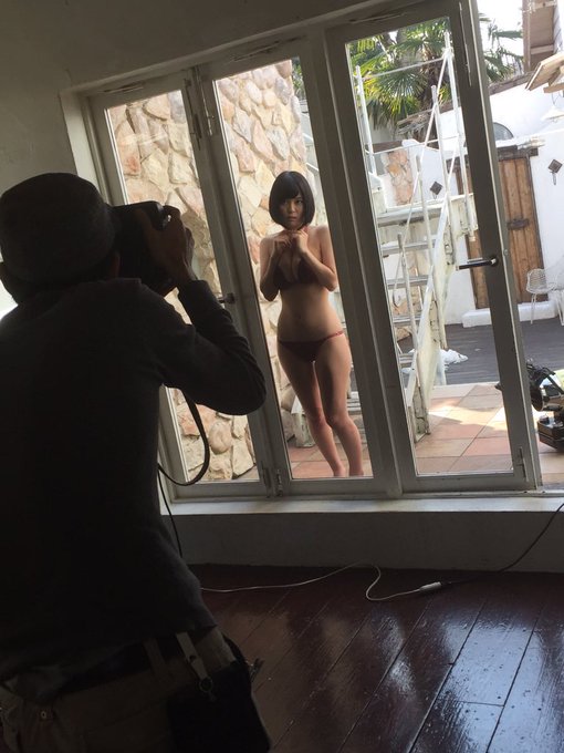 本日は3/5発売の【ザ・ベストマガジンスペシャル4月号】の表紙＆グラビア撮影でした📷✨  前回の表紙が好評だったらしく2度目の表紙を飾らせて頂きます💞とっても嬉しい😭  しかも「次は夏頃お願いします」だなんて、冗談でも嬉しかった&hellip;😢<a href="/tag/twitter%E3%81%AB%E3%82%82%E8%87%AA%E6%92%AE%E3%82%8A%E3%82%92%E8%BC%89%E3%81%9B%E3%82%8B"class="tags"><span>#twitterにも自撮りを載せる</span></a>