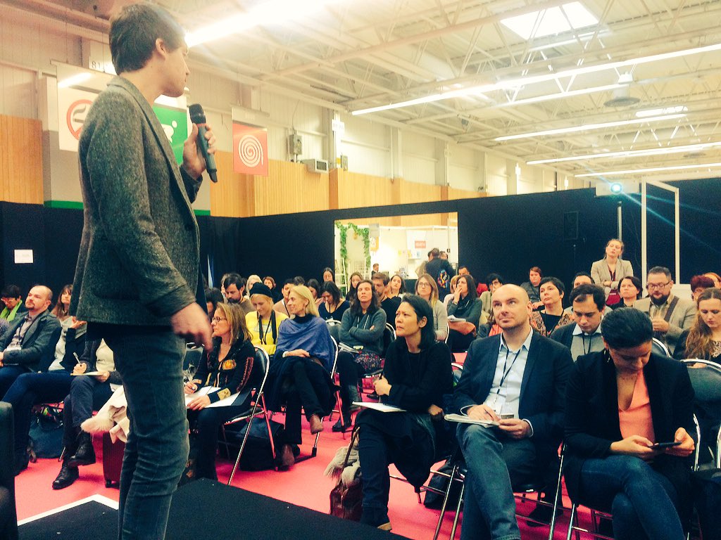 DianeDrubay's tweet photo. On stage now at @museumco @TonyGuillan from @Tate about #TateSensorium #museumco https://t.co/TiI2OCgK1Z