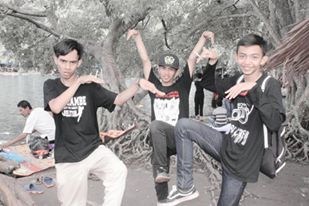 Abaadun's tweet photo. Bersama nggk mesti sama :) https://t.co/INm8KaihtW