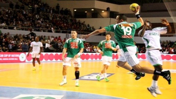 radioalgerie's tweet photo. Handball #CAN_2016 : #Algérie #Egypte, le Sept national serein avant sa première sortie https://t.co/HjBHzbfs35 https://t.co/KhrbJRtVOU