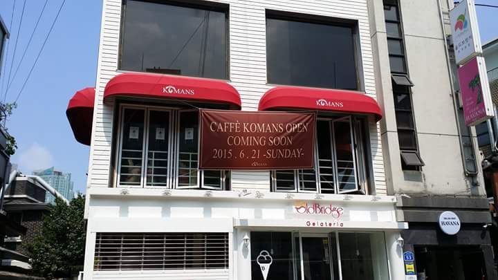 Seoul_Cafe's tweet photo. ร้าน KOMANS คาเฟ่ทิรามิสุ ที่มาแรงในตอนนี้ อยู่ฮงแด อ๊ากกกกกกกก มันน่ากินมวากกกก สาย 6 สถานี Sangsu ทางออก 1 #ที่ชิล https://t.co/u2aoEhbOHd