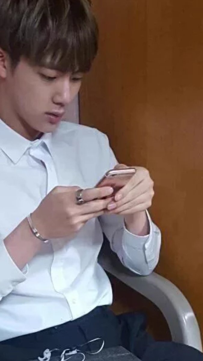bts_mieheh's tweet photo. 長男がiPhone 6s
色はやっぱりピンクです https://t.co/T5eRUduKJJ