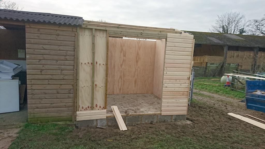 New basin/mirror/ power point area is taking shape. Should be useful for all our glampers!