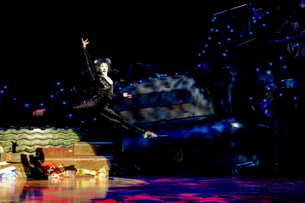 212Axel's tweet photo. #misto @catslemusical let's jump !! https://t.co/ndmzIEXaq3