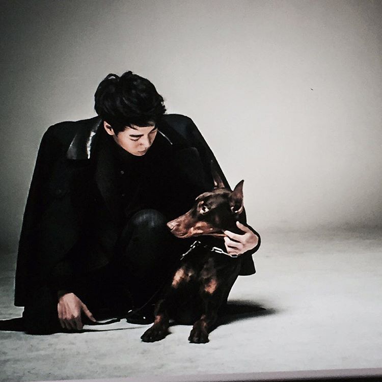 ariesb_hw's tweet photo. 잡지 풍년일세~ https://t.co/qEHYtHNBD2 https://t.co/bsIPWMGWd1