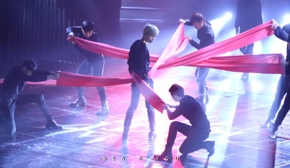 SEA_N_YOU's tweet photo. 160121 🏆골든디스크 preview
#VIXX #N #학연 ☻❤️ @CHA_NNNNN 

이게 알마만의 독무ㅠㅠ❤️
사진을 못찍겠쟈나ㅠㅠ 오빠 요즘 운동해?
빨간천 보자마자 심장이 멈추는줄......❤️ https://t.co/nQWJr3nzTY
