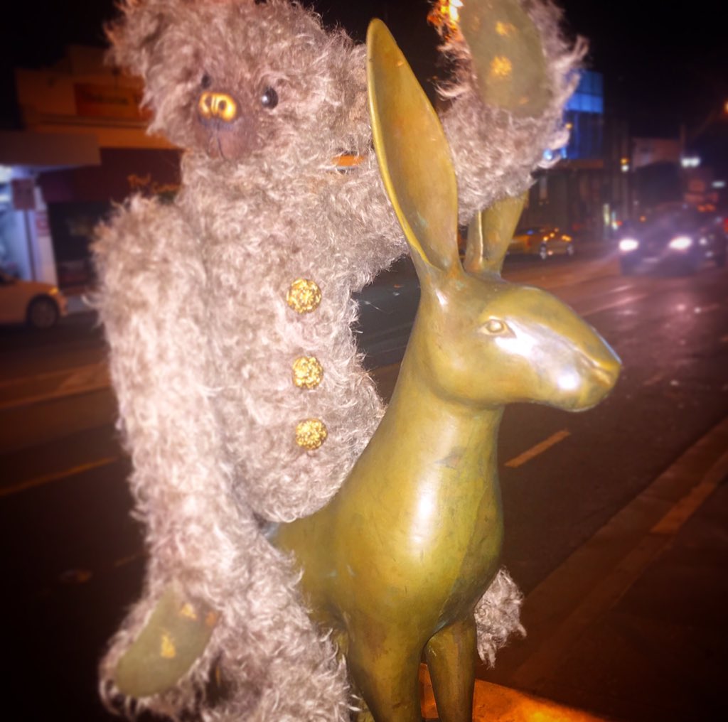 1uglybear's tweet image. Have you ever seen an Uglybear riding an uglyhare?! 🐻🐇 #harebear